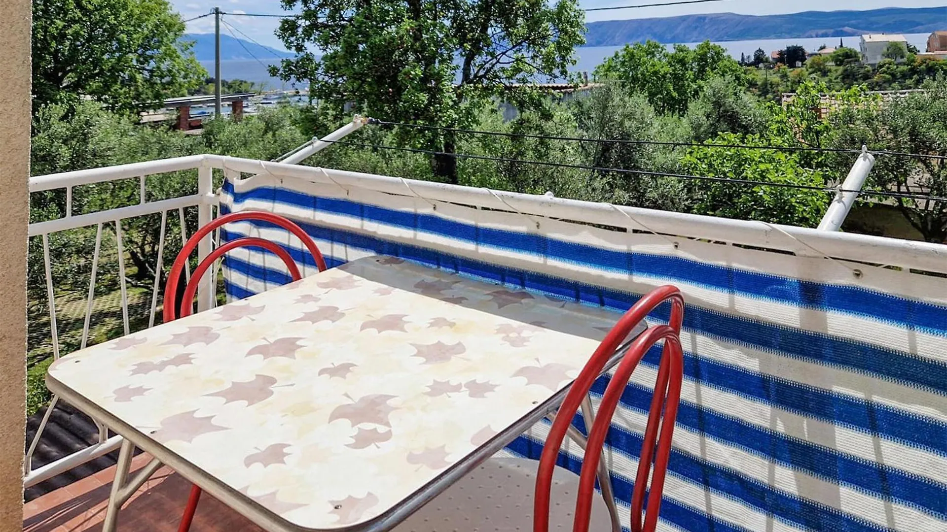 Awesome Apartment In Novi Vinodolski With Kitchen